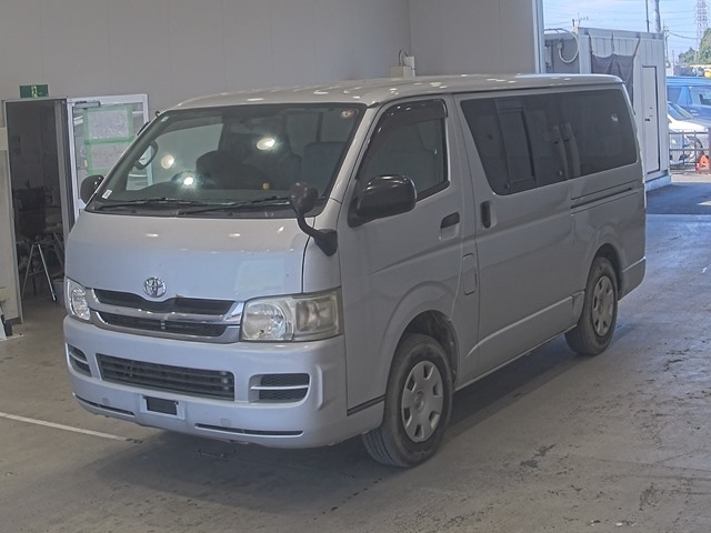 TOYOTA HIACE VAN 2010