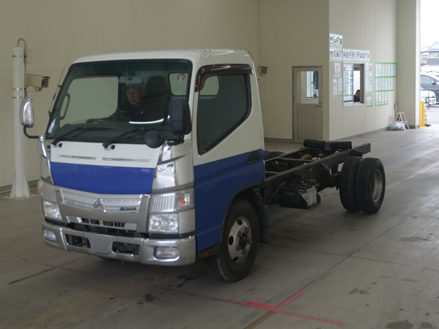 MITSUBISHI CANTER 2015