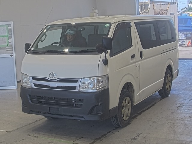 TOYOTA HIACE VAN 2013
