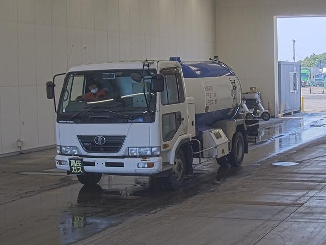 NISSAN UD SERIES 2005