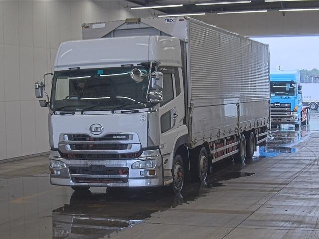 NISSAN UD SERIES 2015