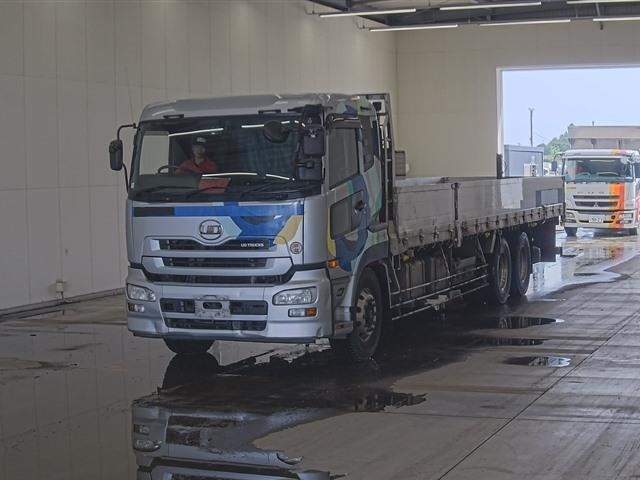 NISSAN QUON 2014