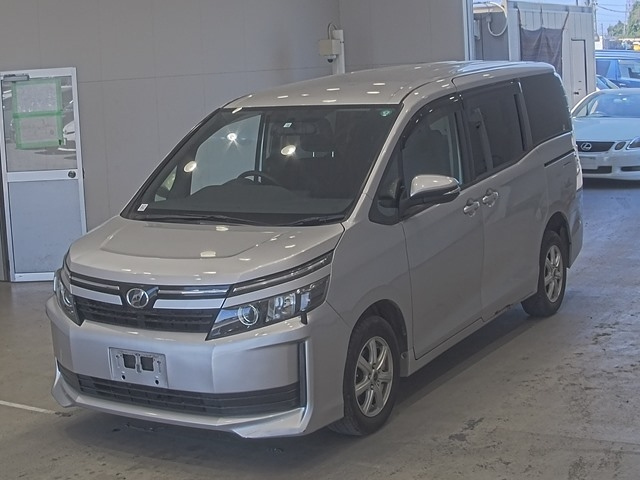 TOYOTA VOXY 2014