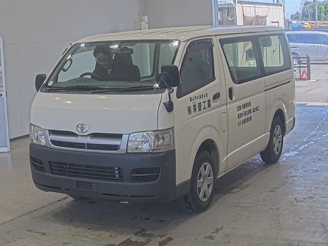 TOYOTA HIACE VAN 2005