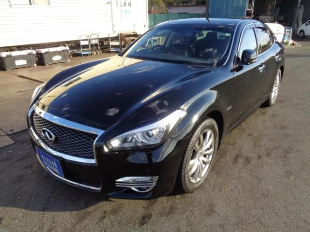 NISSAN FUGA