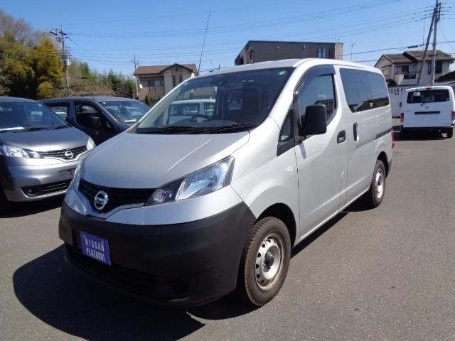 NISSAN NV200 2020