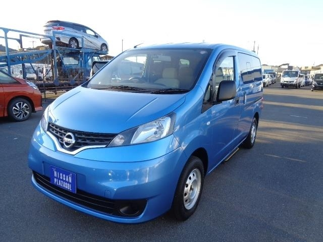NISSAN NV200 2019