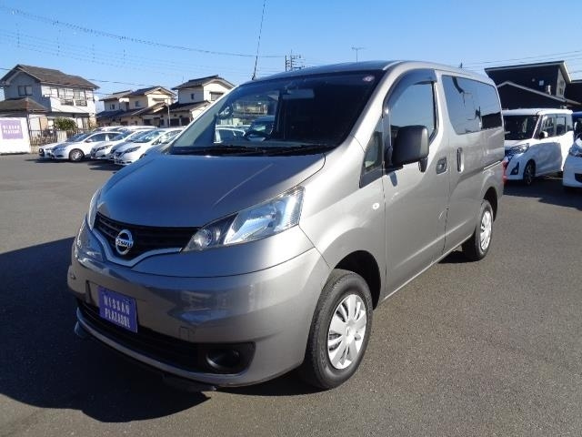 NISSAN NV200 2019