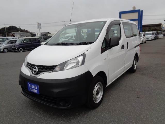 NISSAN NV200
