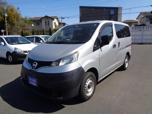 NISSAN NV200 2015