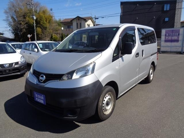 NISSAN NV200 2017