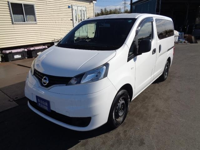 NISSAN NV200