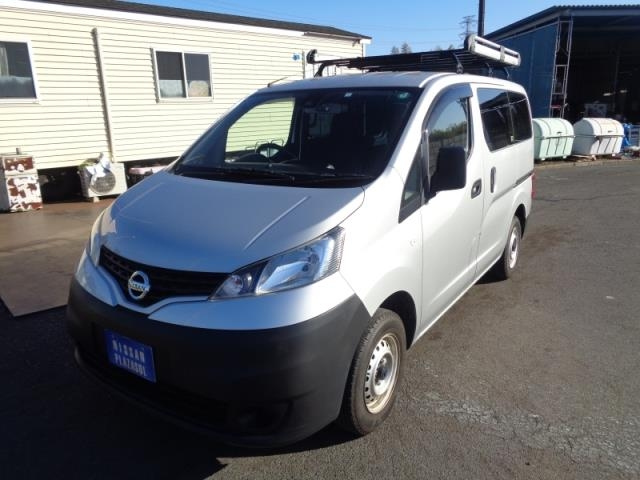 NISSAN NV200