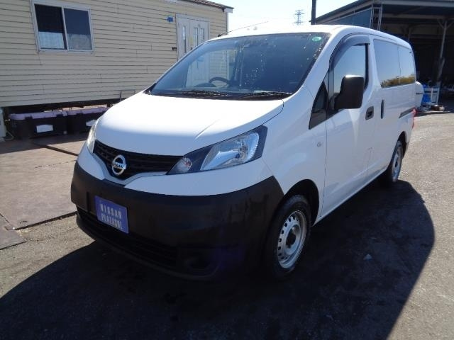 NISSAN NV200 2020