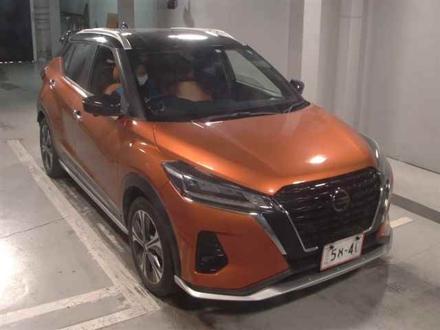NISSAN KIX 2020