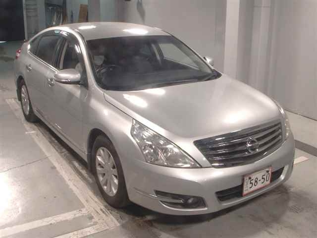 NISSAN TEANA 2010