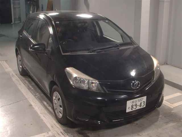 TOYOTA VITZ 2013