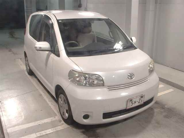 TOYOTA PORTE 2012