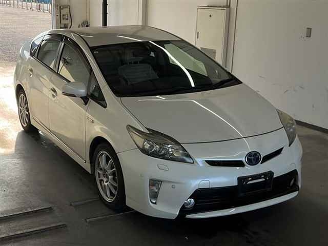 TOYOTA PRIUS 2013