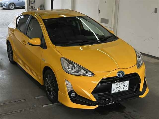 TOYOTA AQUA 2015