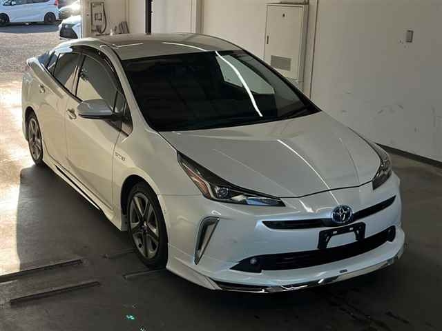 TOYOTA PRIUS 2021