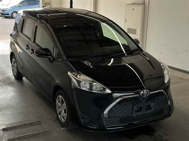 TOYOTA SIENTA 2021