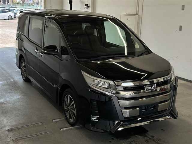 TOYOTA NOAH 2020