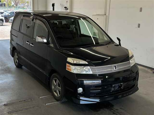 TOYOTA VOXY 2006