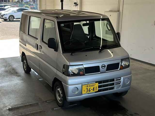 NISSAN CLIPPER VAN