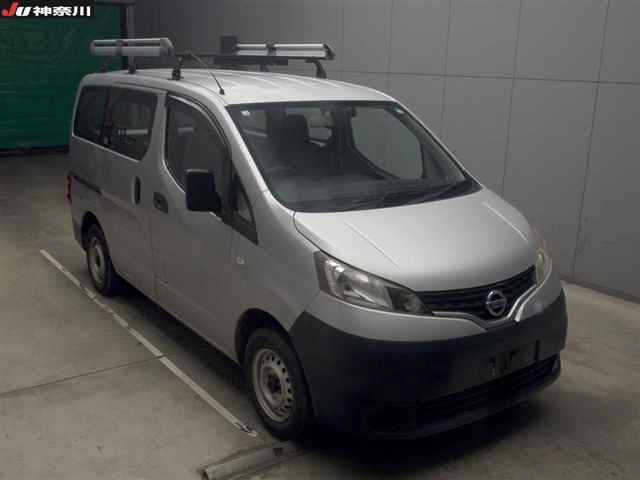 NISSAN NV200 2018