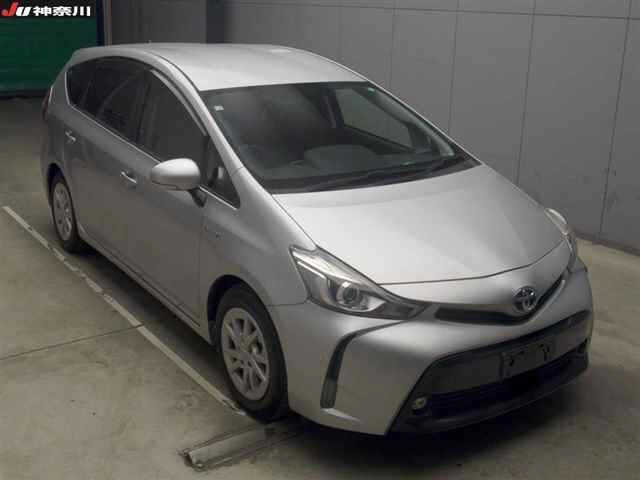 TOYOTA PRIUS ALPHA 2016