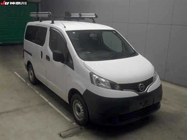 NISSAN NV200 2019