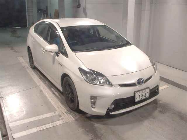 TOYOTA PRIUS 2015
