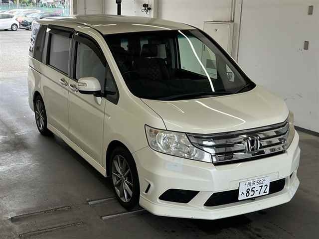 HONDA STEP WAGON 2011