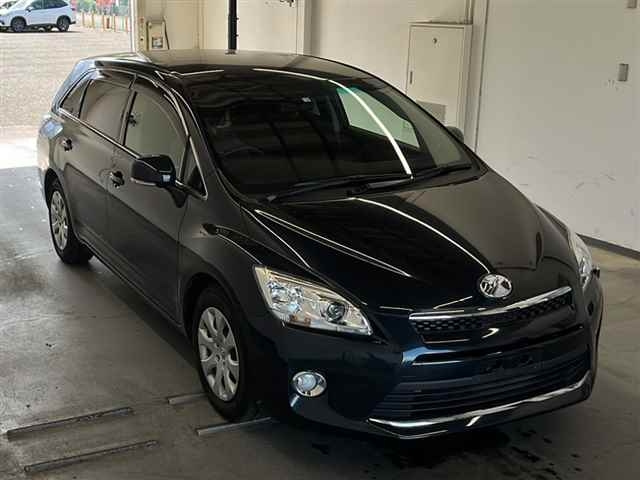 TOYOTA MARK X ZIO 2012