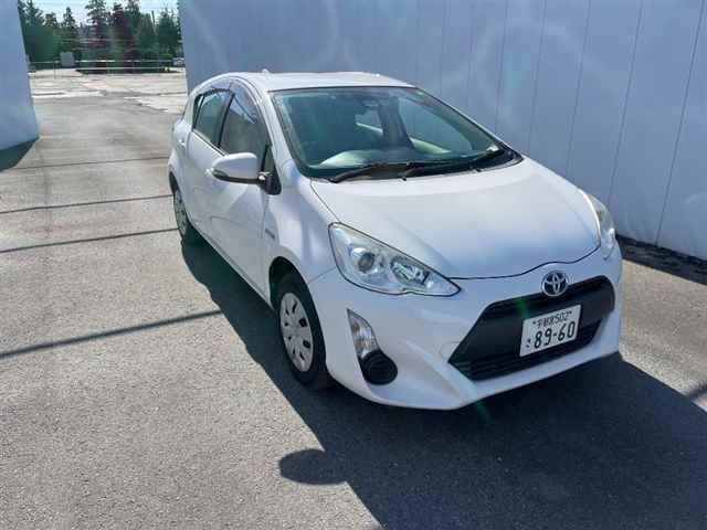 TOYOTA AQUA 2016