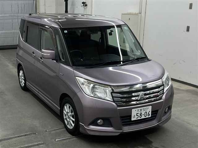MITSUBISHI DELICA D2