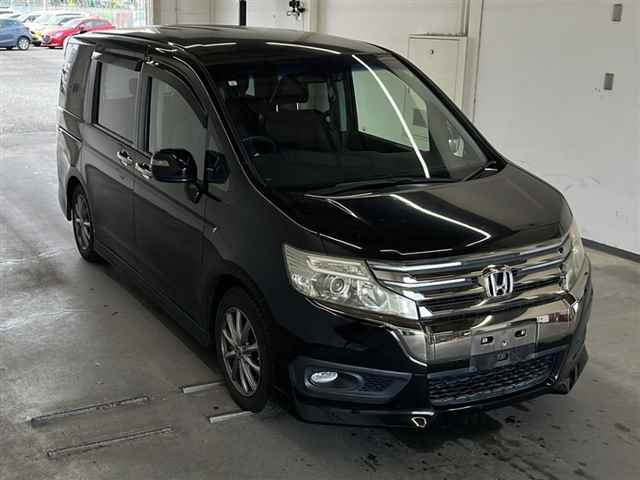 HONDA STEP WAGON 2013