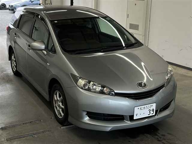 TOYOTA WISH 2011
