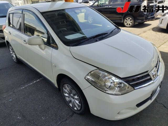 NISSAN TIIDA