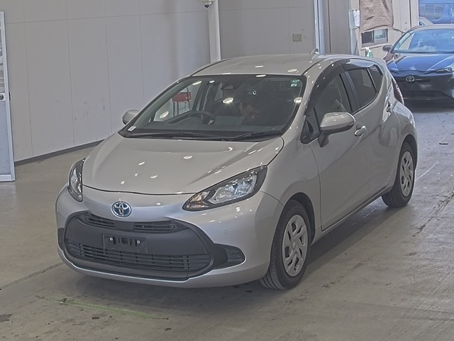 TOYOTA AQUA 2022