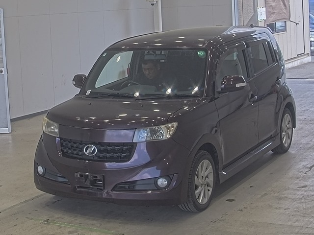 TOYOTA BB 2011