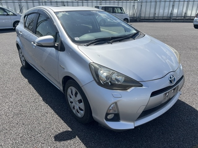 TOYOTA AQUA 2012