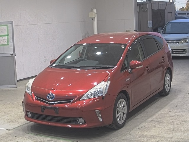 TOYOTA PRIUS ALPHA 2012