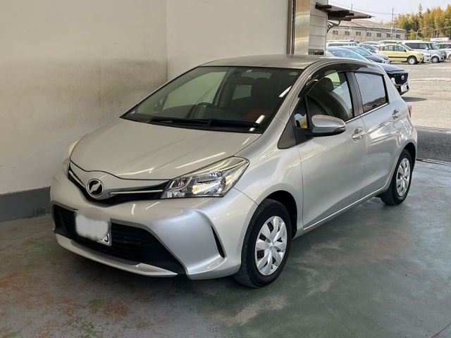 TOYOTA VITZ 2015