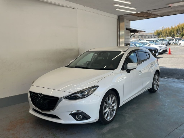 MAZDA AXELA 2016