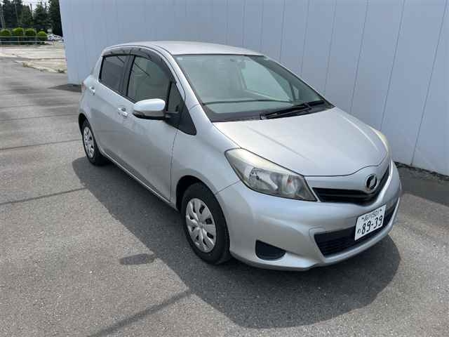 TOYOTA VITZ 2013