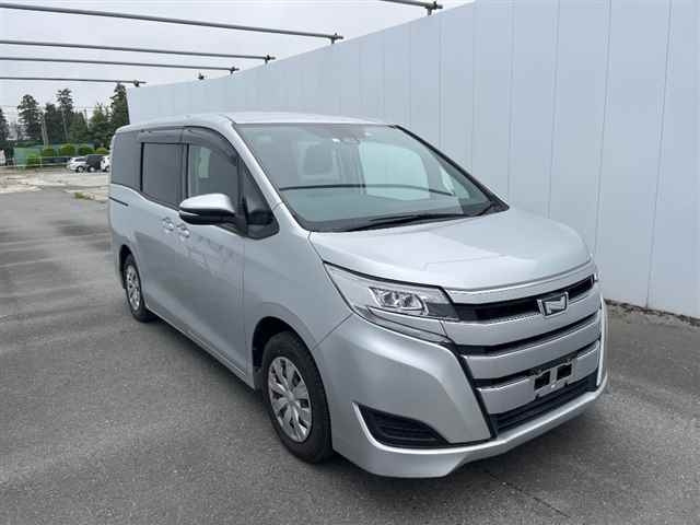 TOYOTA NOAH 2020