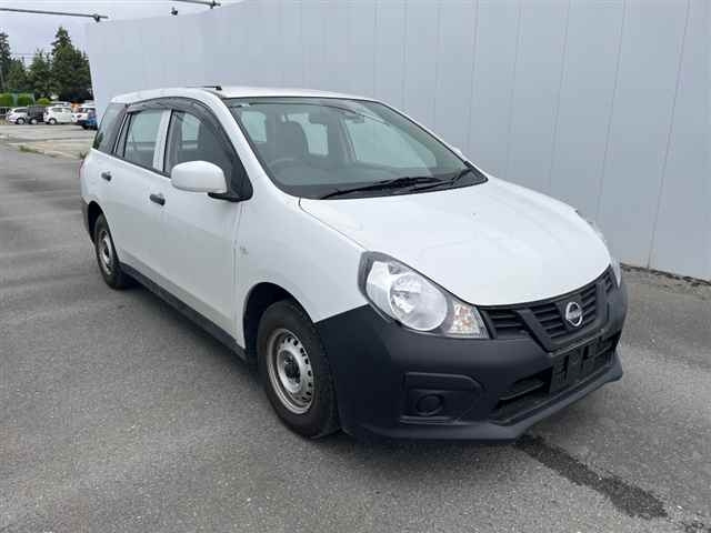 NISSAN AD 2022