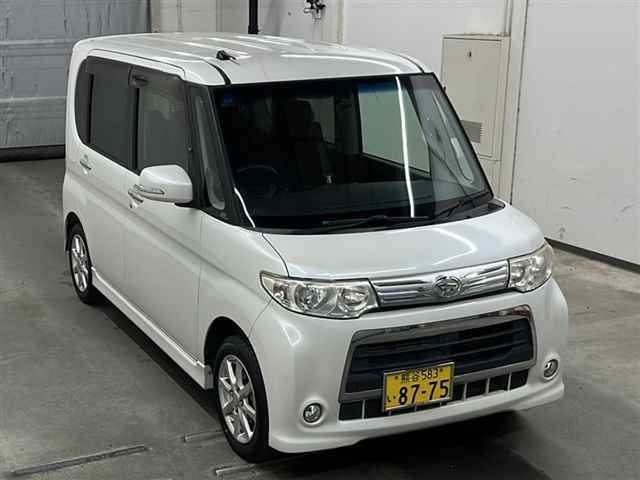 DAIHATSU TANTO 2013